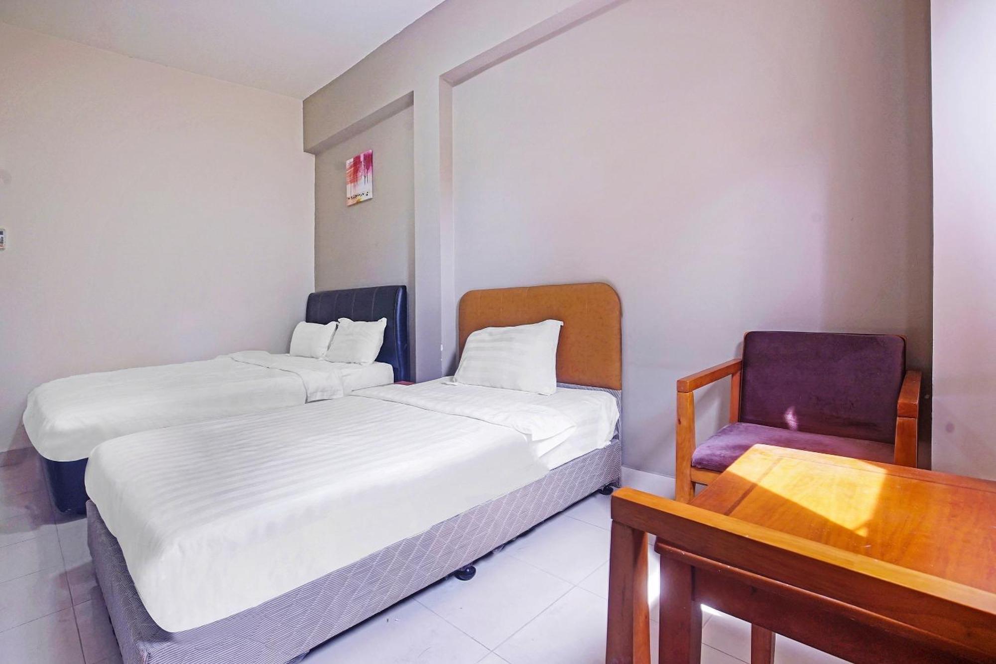 Hotel Night Queen Salak Tinggi Сепанг Екстериор снимка