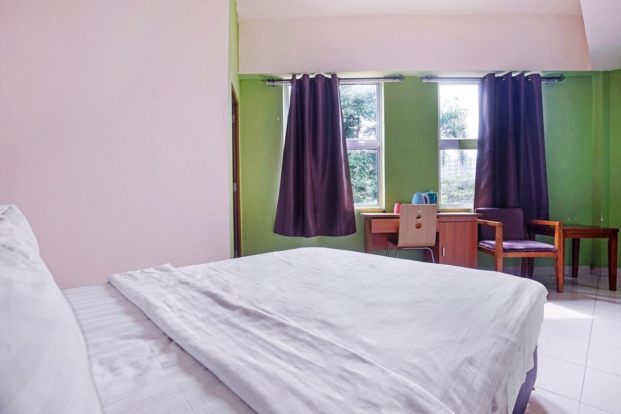 Hotel Night Queen Salak Tinggi Сепанг Екстериор снимка